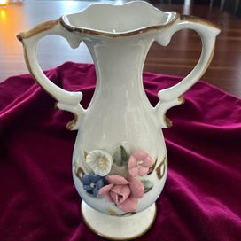 Listing 9 of 11 for Add a touch of vintage elegance to your home! And becoming an animal lifesaver