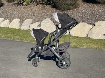 Listing 2 of 8 for UPPABaby Vista double stroller with bassinet, 2 seats