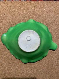 Listing 3 of 4 for Small bright green Beswick leaf dish