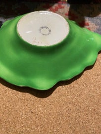 Listing 4 of 4 for Small bright green Beswick leaf dish