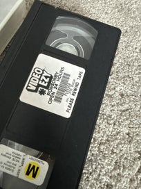 Listing 2 of 3 for Jurassic Park 3 VHS video ezy