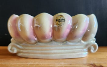 Listing 4 of 7 for Titian Studio Vase B.104 - Crown Lynn