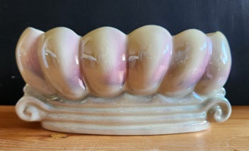 Listing 1 of 7 for Titian Studio Vase B.104 - Crown Lynn