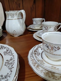 Listing 3 of 9 for Alfred meakin dinner set