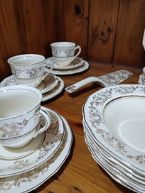 Listing 4 of 9 for Alfred meakin dinner set