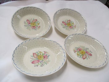 Listing 1 of 3 for BR 9670 - Four Vintage Large Desert Bowls - Susie Cooper - Printemps - England