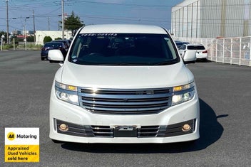 Nissan Elgrand 2012 photo 3