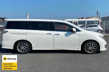 Nissan Elgrand 2012 photo 4