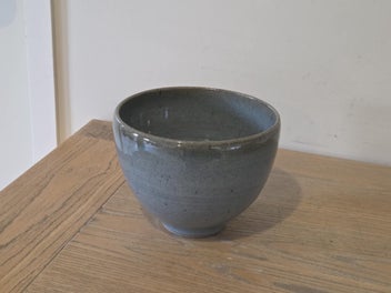 Listing 4 of 18 for Superb (NZ) Studio Pottery Bowl - Stamped