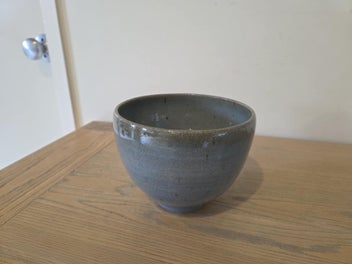Listing 5 of 18 for Superb (NZ) Studio Pottery Bowl - Stamped