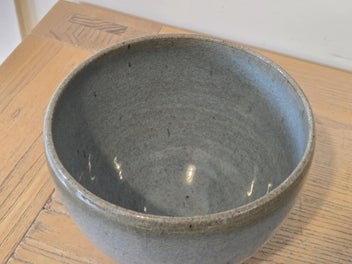 Listing 8 of 18 for Superb (NZ) Studio Pottery Bowl - Stamped
