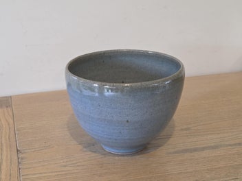 Listing 11 of 18 for Superb (NZ) Studio Pottery Bowl - Stamped
