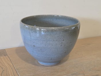 Listing 17 of 18 for Superb (NZ) Studio Pottery Bowl - Stamped