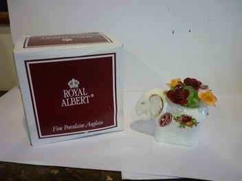 Listing 1 of 2 for ROYAL ALBERT ELEPHANT OCR POSIE. BOXED