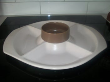 Listing 1 of 1 for Poole sectioned party dish