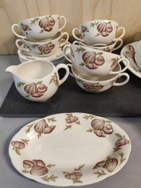 Listing 2 of 20 for A Collection of Crown Ducal. Part Dinner Set.