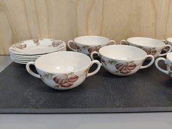 Listing 18 of 20 for A Collection of Crown Ducal. Part Dinner Set.