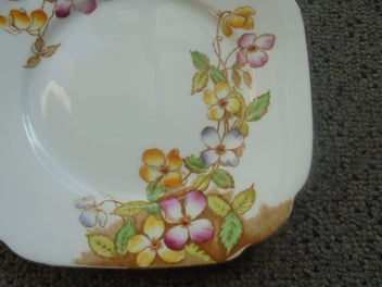 Listing 2 of 5 for Royal Albert 'Clematis' fine china side plate