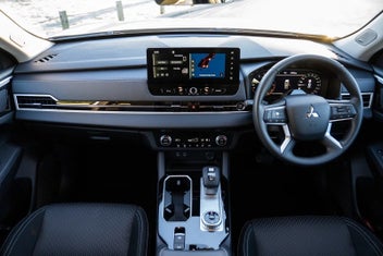 Mitsubishi Outlander 2026 photo 3