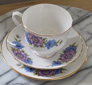 Listing 2 of 17 for Queen Anne Trio Floral and Gold Gild Vintage