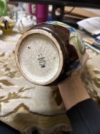 Listing 2 of 3 for Crown Ducal floral vase