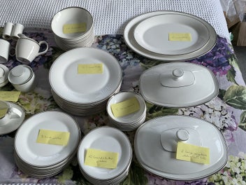 Listing 4 of 14 for 76 piece ROYAL DOULTON PLATINUM CONCORD DINNER SET 76 pieces