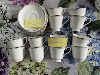 Listing 11 of 14 for 76 piece ROYAL DOULTON PLATINUM CONCORD DINNER SET 76 pieces