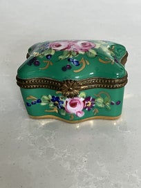 Listing 1 of 15 for Vintage French Limoges hand painted trinket box