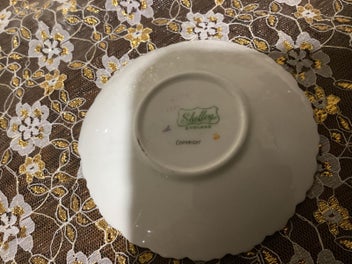 Listing 4 of 5 for Shelley vintage butter dish shell shaped