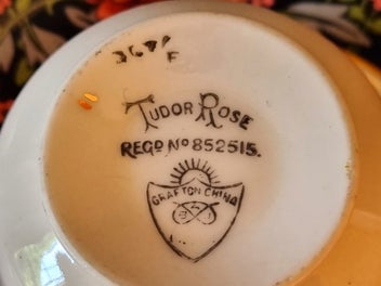 Listing 6 of 6 for STUNNING 1930's TUSCAN Fine Bone China Hand Painted GREEN POPPY Trio