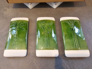 Listing 2 of 5 for Petit Ceramic NZ Nikau Palm Glazed Pottery Wall Hangings. BNIOB.