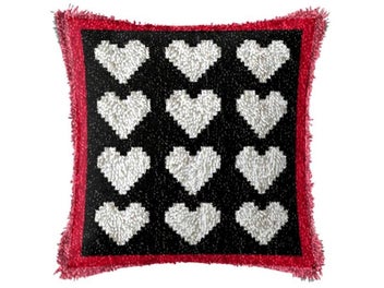 Listing 1 of 10 for Latch Hook Kit