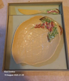 Listing 2 of 2 for Carlton Ware Butter Plate & Knife