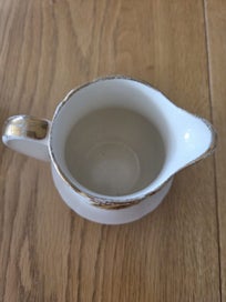 Listing 4 of 4 for Alfred Meakin 1.5 cup jug Small