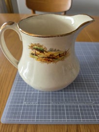 Listing 2 of 4 for Alfred Meakin jug, medium (3 cup)