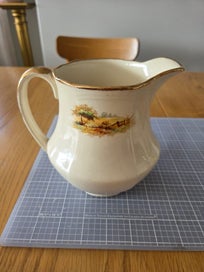 Listing 2 of 4 for Alfred Meakin jug, large, 4 cup
