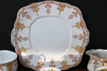 Listing 2 of 11 for ROYAL ALBERT VINTAGE 21 PIECE TEASET