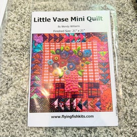 Listing 2 of 2 for Wendy Williams Little Vase Mini Quilt Pattern Book - 21 Wool