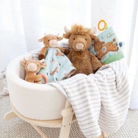 Listing 7 of 7 for Mary Meyer Hetty Highland Cow Character Blanket