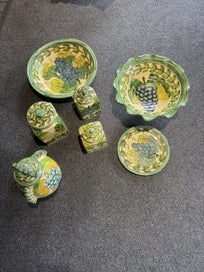 Listing 7 of 7 for Large Pottery set