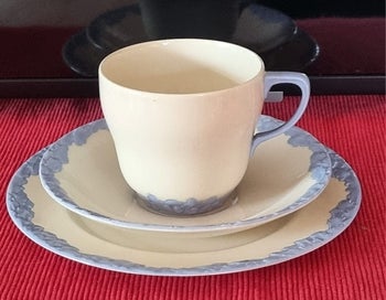 Listing 2 of 7 for FABULOUS Antique JOHNSON BROS "English Oak" Pale Blue Trio