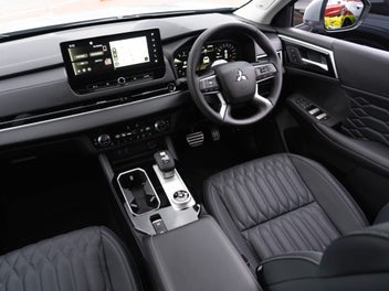 Mitsubishi Outlander 2026 photo 3