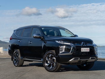 Mitsubishi Pajero Sport 2026 photo 2