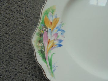 Listing 4 of 6 for J&G Meakin - England - 'Autumn Crocus' lunch plate