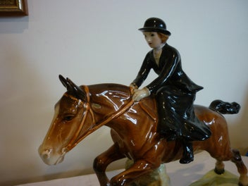 Listing 3 of 6 for BESWICK CERAMIC HORSE JUMPING FIGURE.