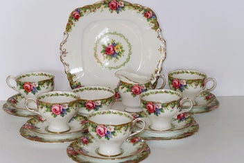 Listing 1 of 5 for ***PARAGON DOUBLE WARRENT MARK "TAPESTRY ROSE" TEA SET***