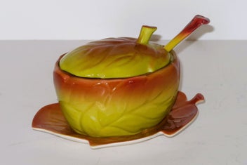 Listing 1 of 3 for ***CARLTON WARE LEAF DESIGN SAUCE BOAT WITH LADLE***