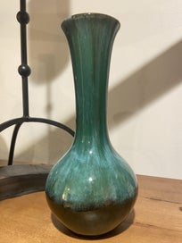 Listing 1 of 1 for Blue Mountain Flute Vase
