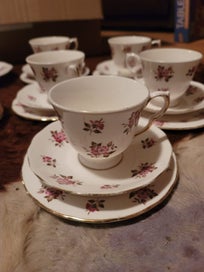 Listing 3 of 6 for QUEEN ANNE Bone China Tea Service Rose Chintz