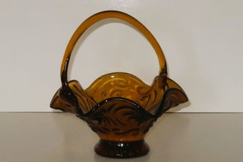 Listing 1 of 1 for ***GORGEOUS AMBER GLASS RUFFLED EDGED BASKET***